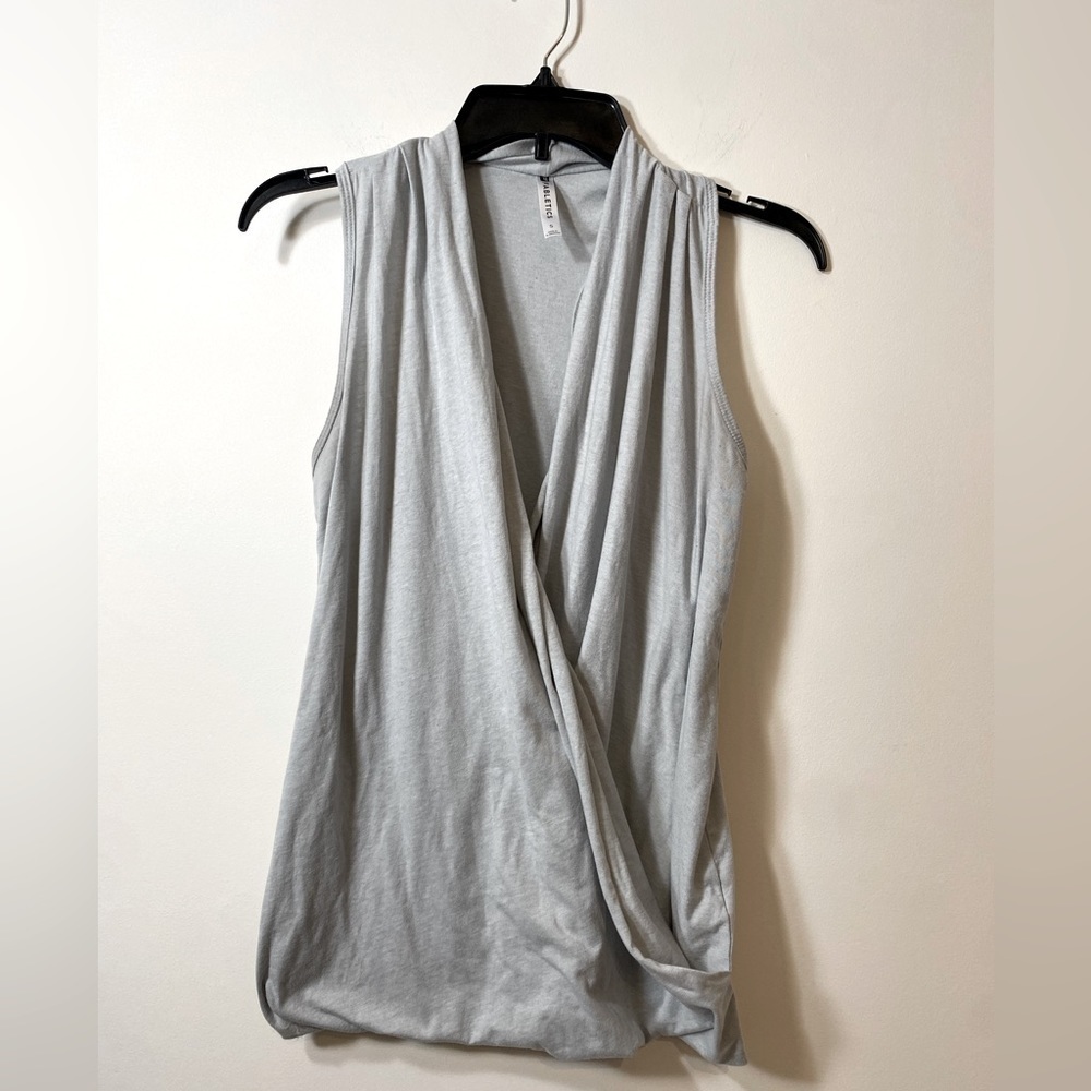 Fabletics Gray Open Front Tank Size Small Gorpcore Athletic